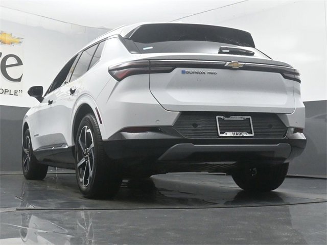 New 2025 Chevrolet Equinox EV LT image 32