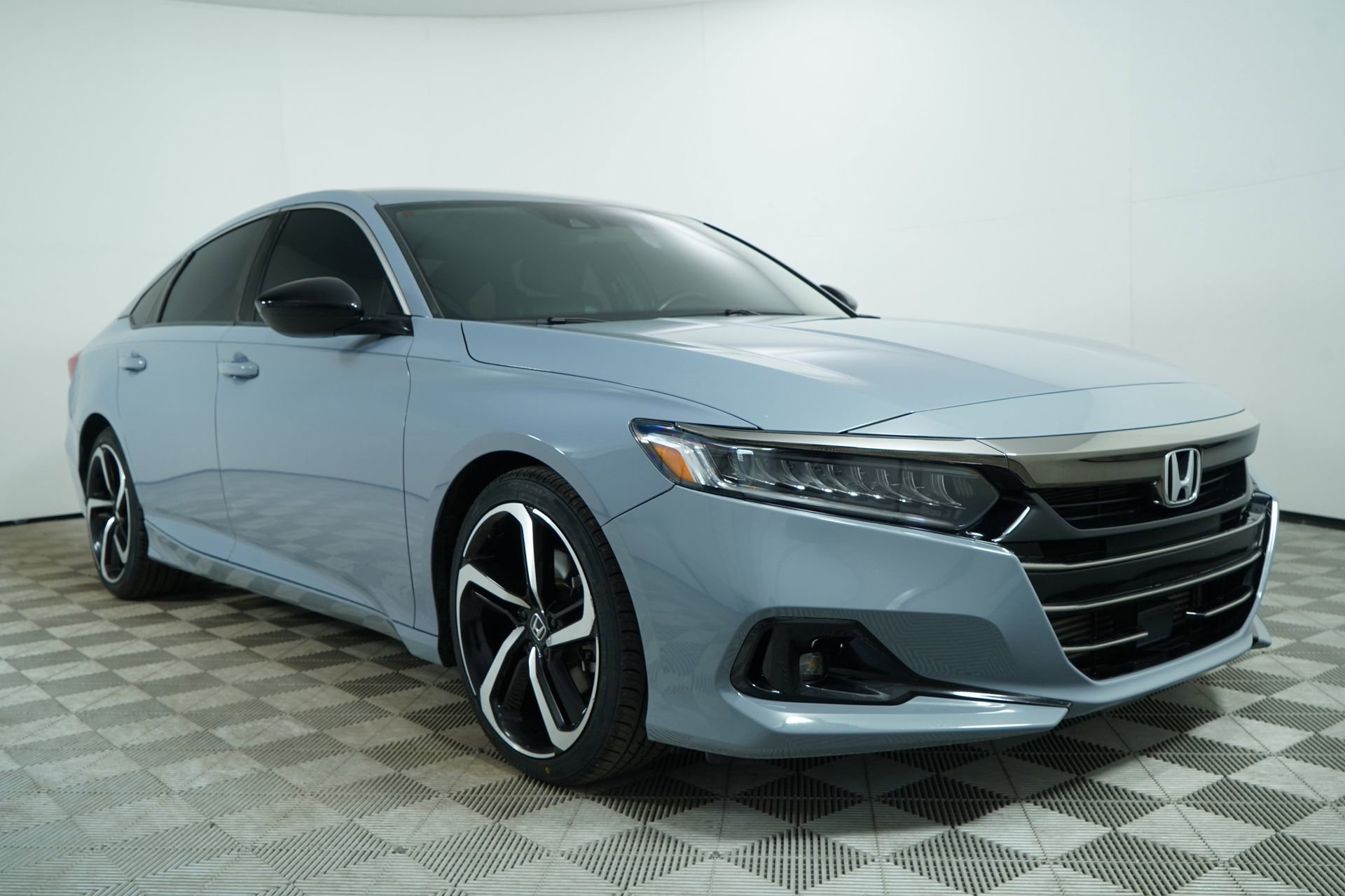 Used 2022 Honda Accord Sport image 2