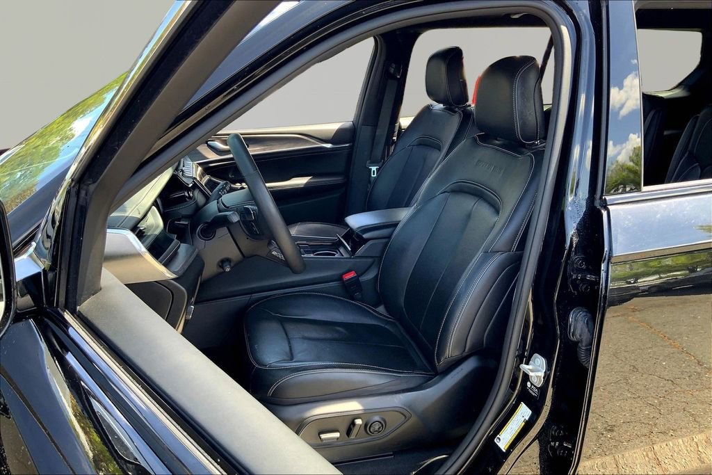 Used 2023 Jeep Grand Cherokee L Overland image 15