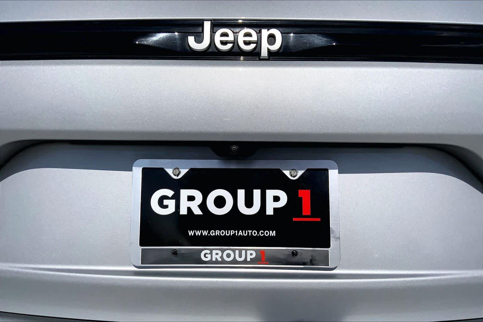 Used 2025 Jeep Grand Cherokee Laredo w/ MOPAR Finishing Package RWD image 10