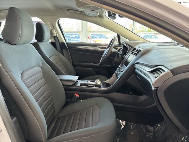 Used 2020 Ford Fusion SE FWD image 18