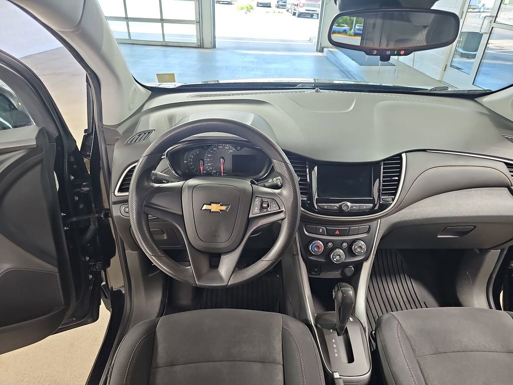Used 2019 Chevrolet Trax LS w/ LPO, Cargo Package AWD/4WD image 19