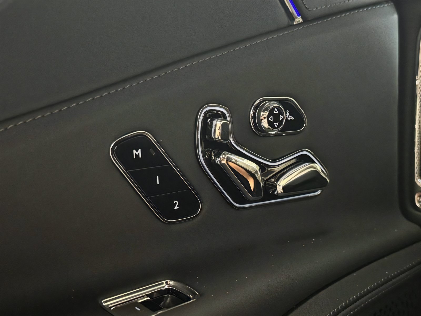 New 2026 Bentley Flying Spur Plug-In Hybrid AWD/4WD image 23