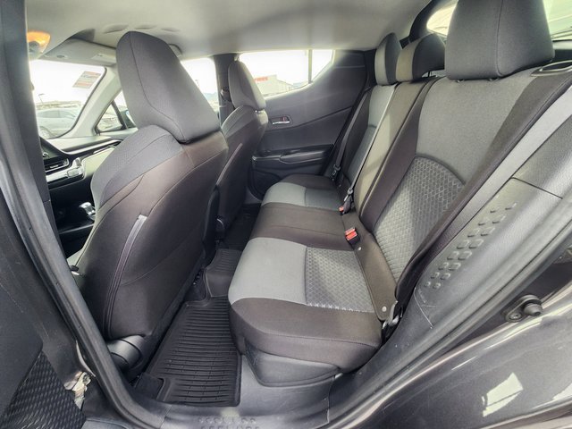 Used 2021 Toyota C-HR XLE image 12