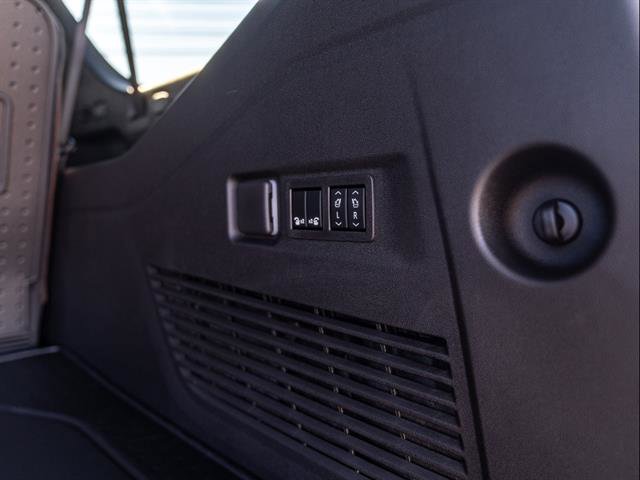 New 2026 Chevrolet Suburban High Country AWD/4WD image 32