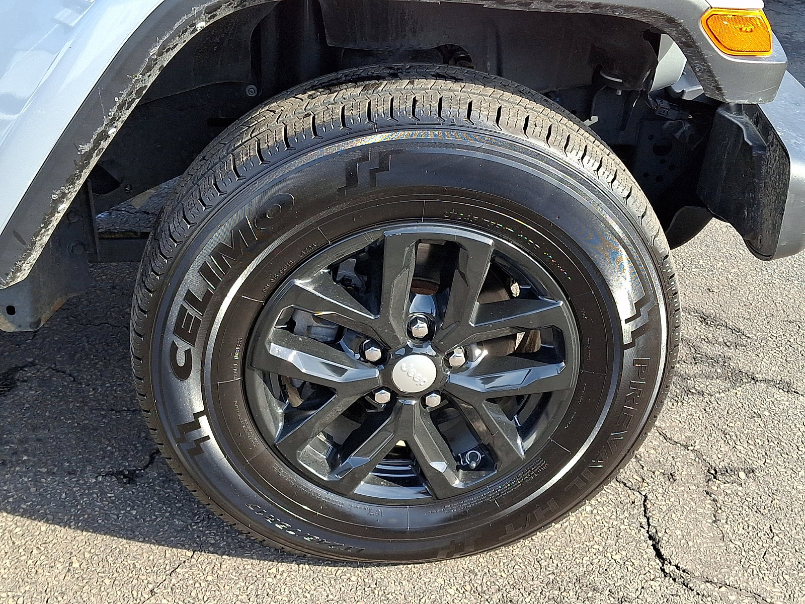 Used 2023 Jeep Gladiator Sport image 9