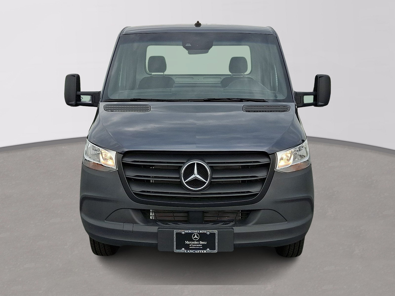 Used 2023 Mercedes-Benz Sprinter 4500 image 2