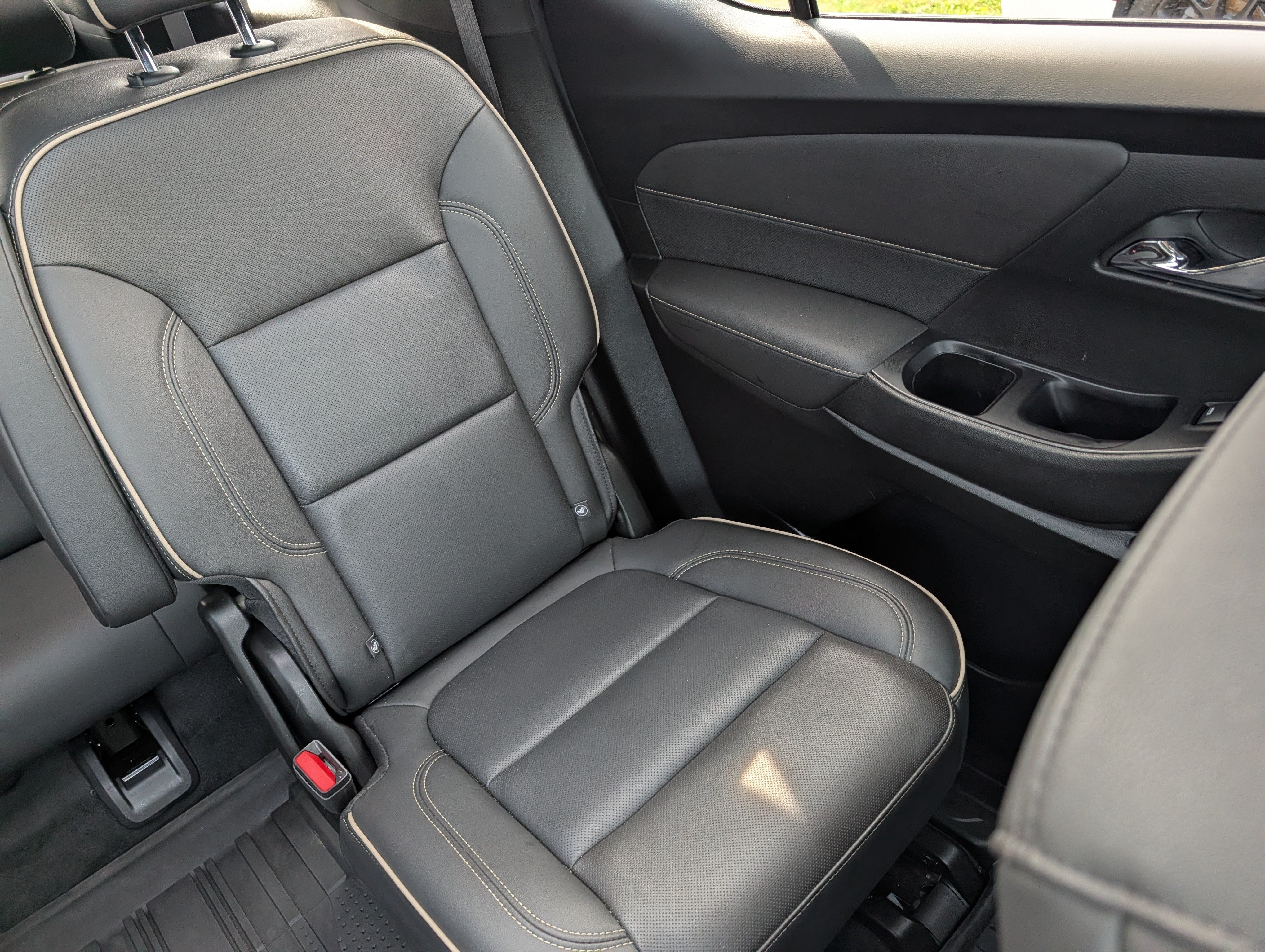 Used 2023 Chevrolet Traverse Premier w/ Redline Edition AWD/4WD image 14