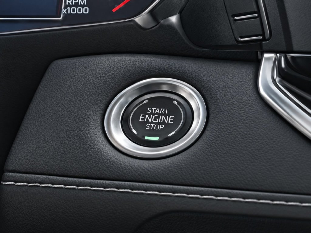 Used 2025 Chevrolet Colorado LT w/ Advanced Trailering Package RWD image 21