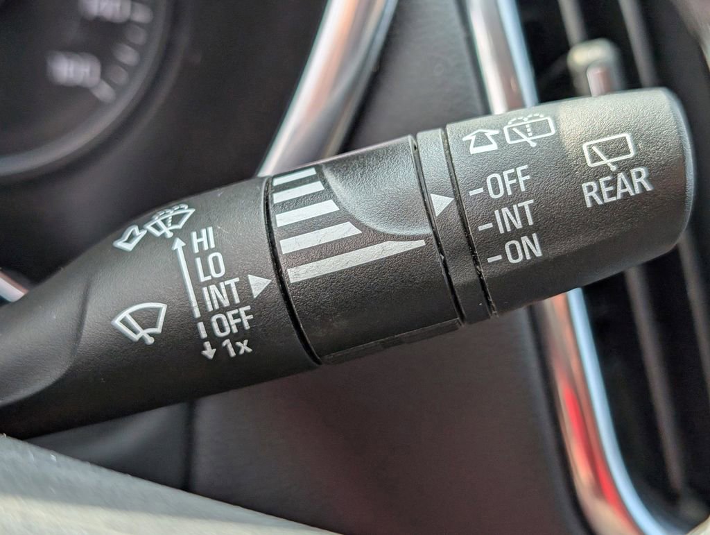 Used 2022 Chevrolet Equinox LT image 25