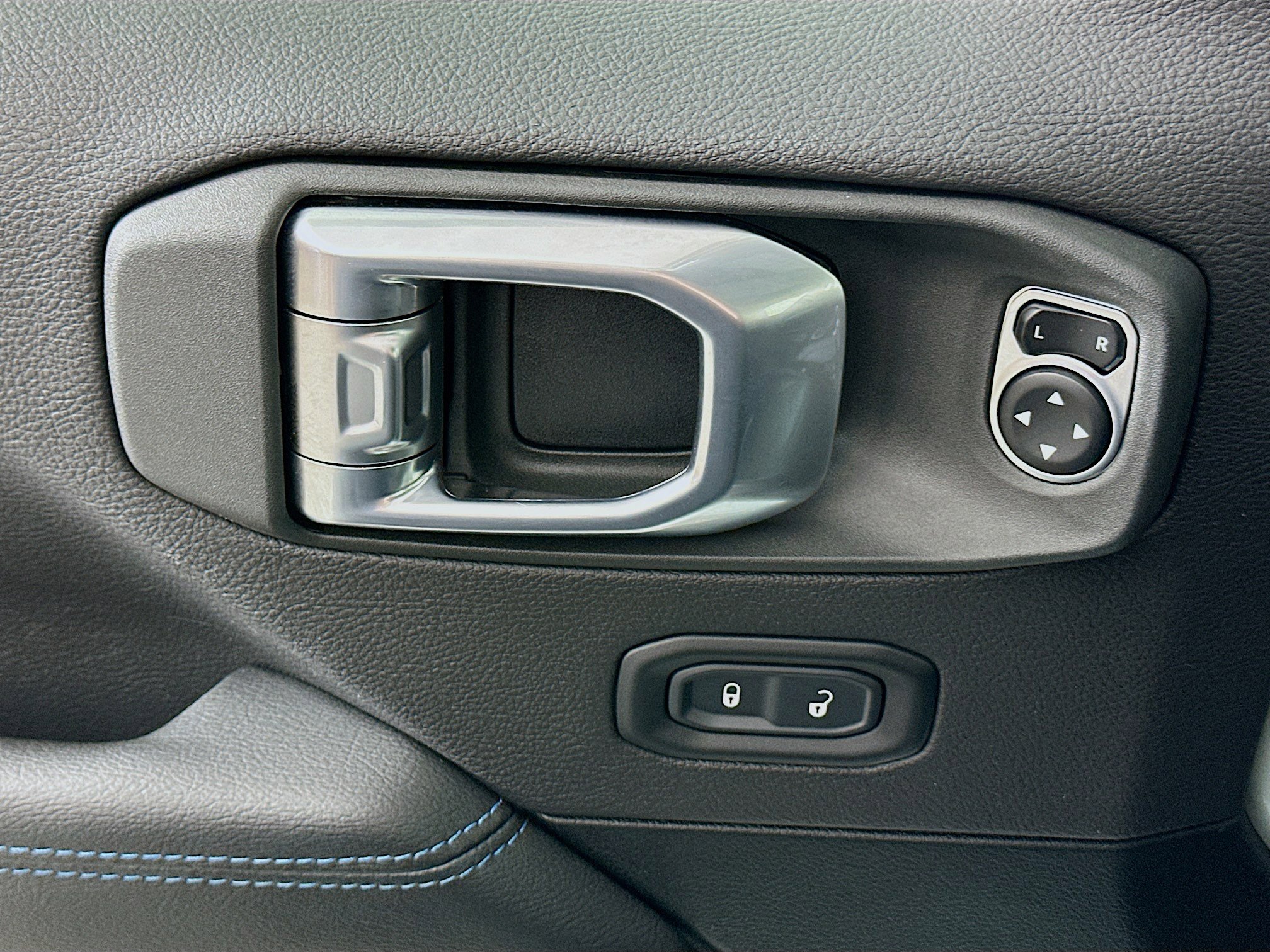 Used 2023 Jeep Wrangler Unlimited Rubicon 4xe w/ Cold Weather Group image 15