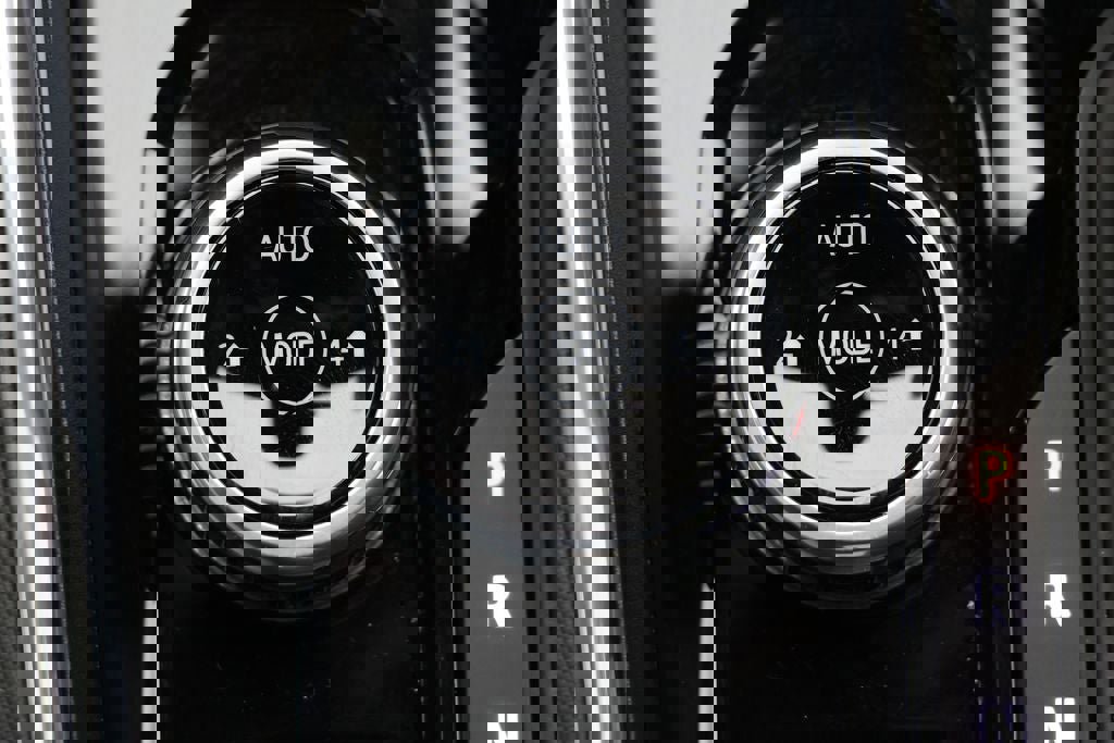 Used 2024 GMC Canyon Elevation w/ Trailering Package image 32