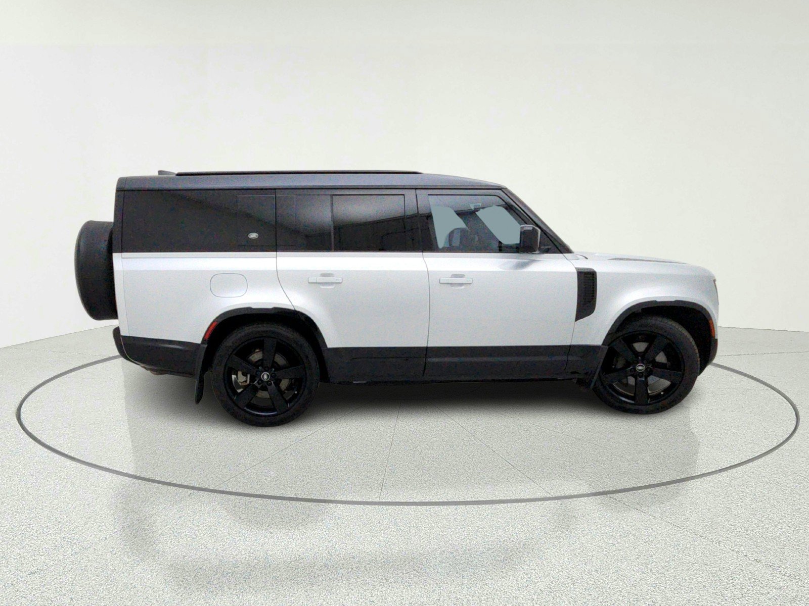 Used 2023 Land Rover Defender 130 X-Dynamic SE AWD/4WD image 7