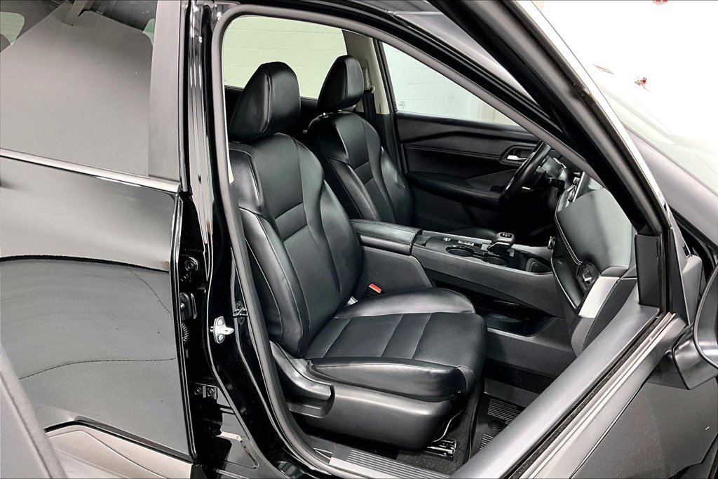 Used 2024 Nissan Rogue SV w/ SV Premium Package FWD image 9