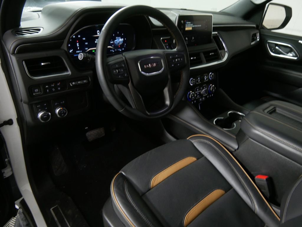Used 2024 GMC Yukon AT4 w/ Technology Package image 11