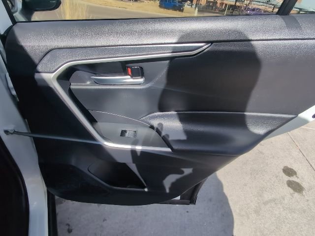 Used 2025 Toyota RAV4 XLE AWD/4WD image 29