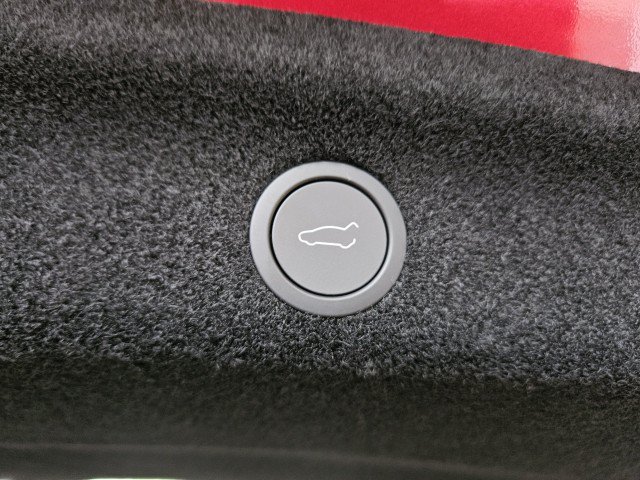 Used 2026 Tesla Model Y 2WD image 11