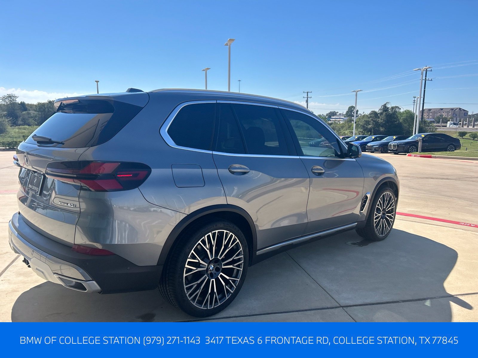 Certified 2024 BMW X5 xDrive40i w/ Parking Assistance Package AWD/4WD image 11