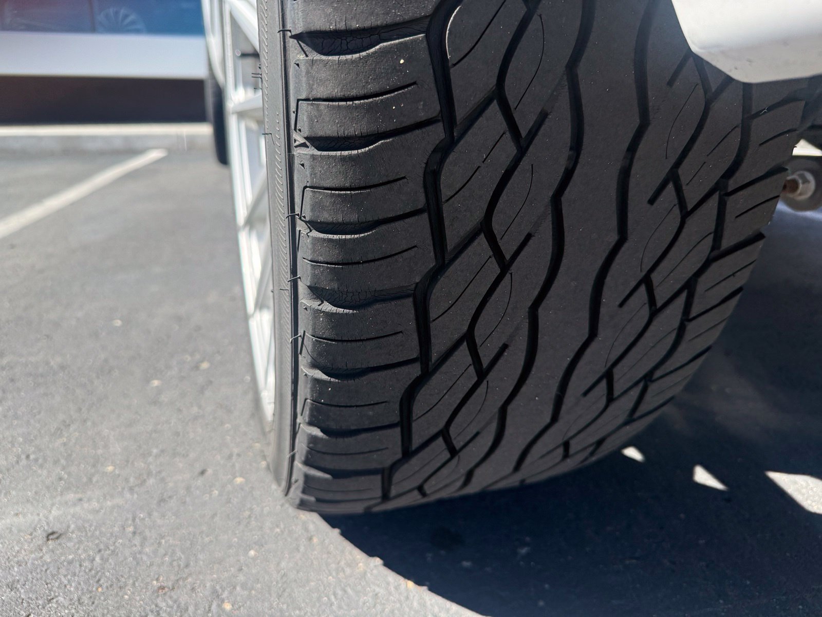 Used 2019 Cadillac Escalade ESV Premium Luxury RWD image 6