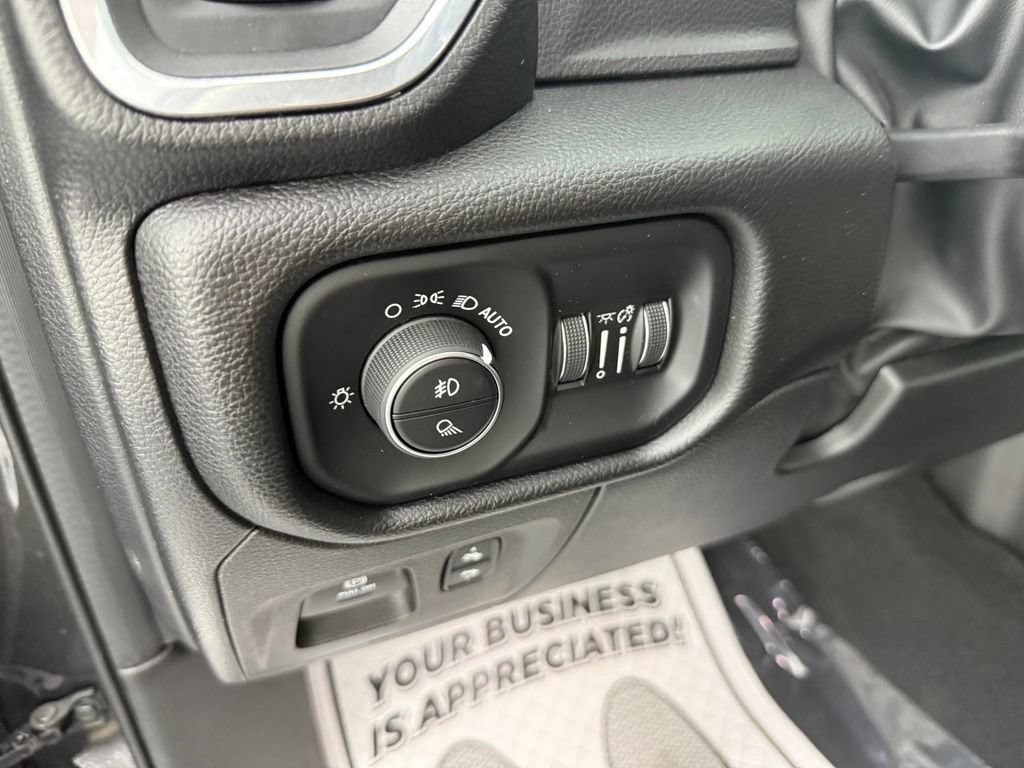 Used 2022 RAM 1500 Laramie AWD/4WD image 19