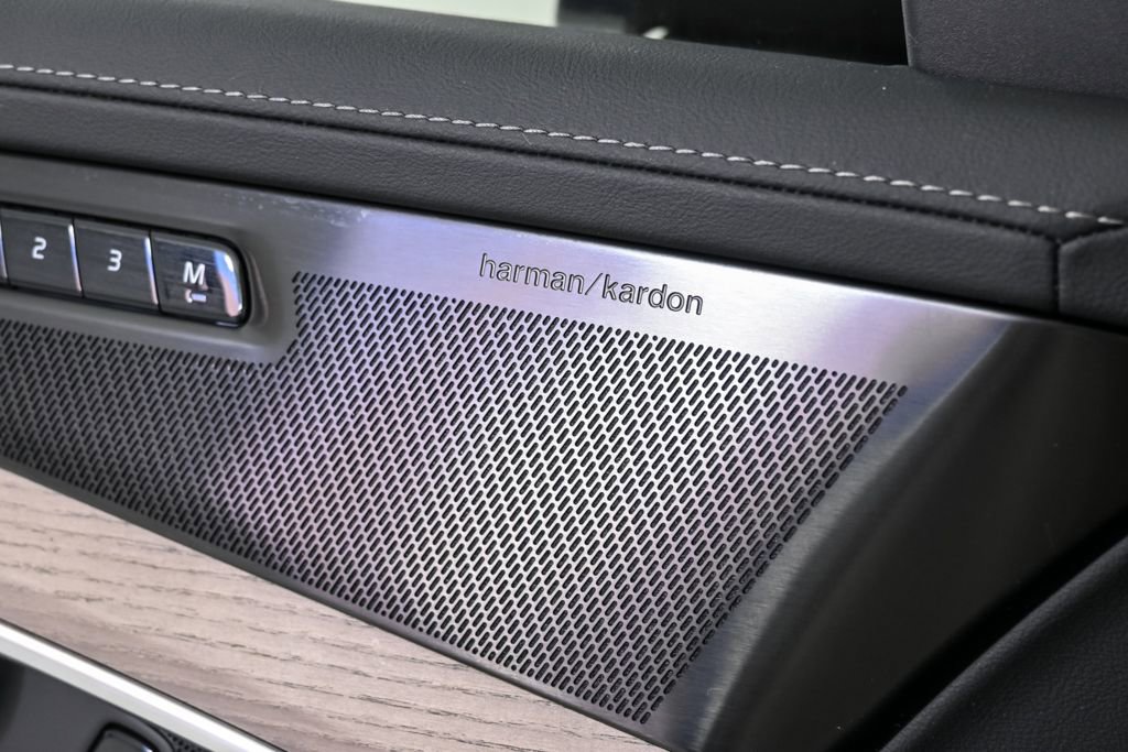 Certified 2026 Volvo XC90 B6 Plus w/ Protection Package Premier image 9