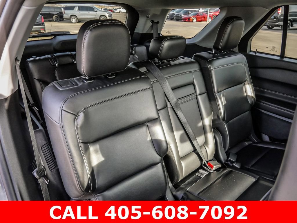 Used 2024 Ford Explorer XLT w/ Equipment Group 202A RWD image 19
