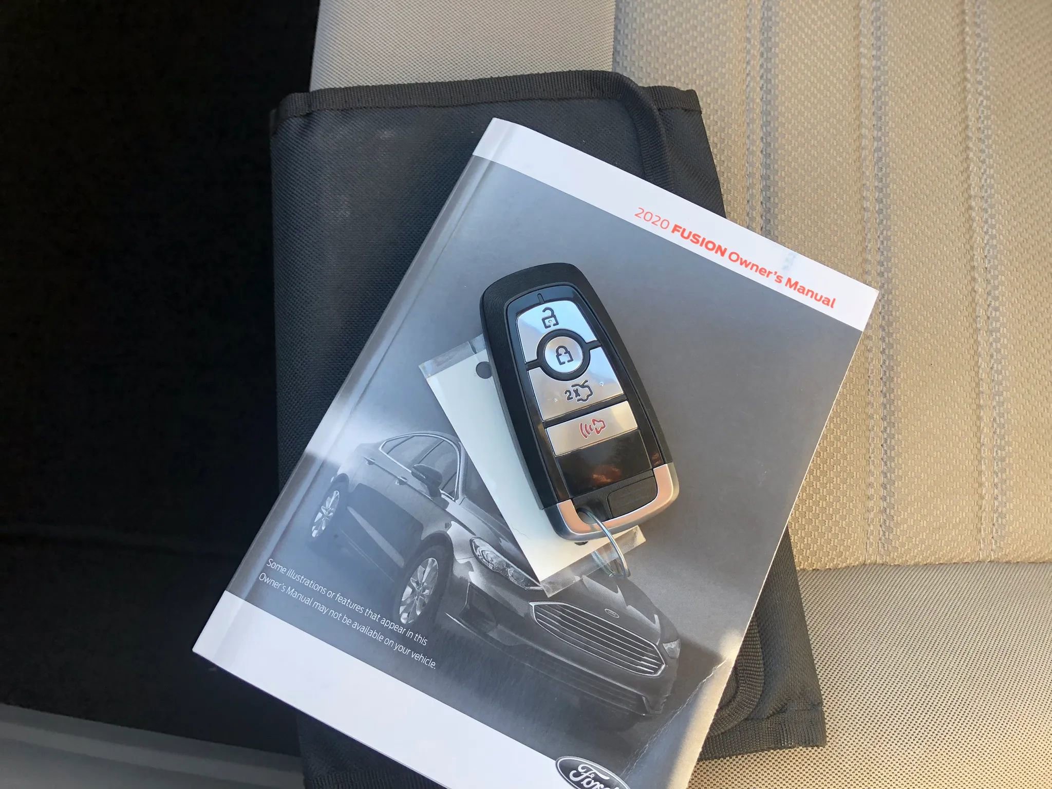 Used 2020 Ford Fusion SE FWD image 32