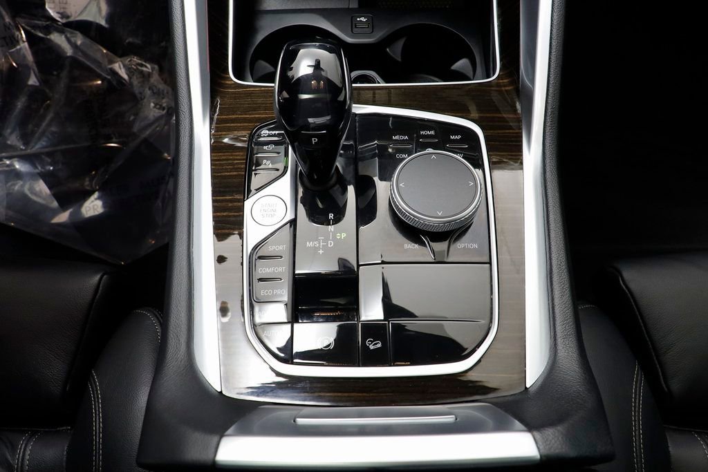 Used 2021 BMW X6 xDrive40i w/ Premium Package image 14