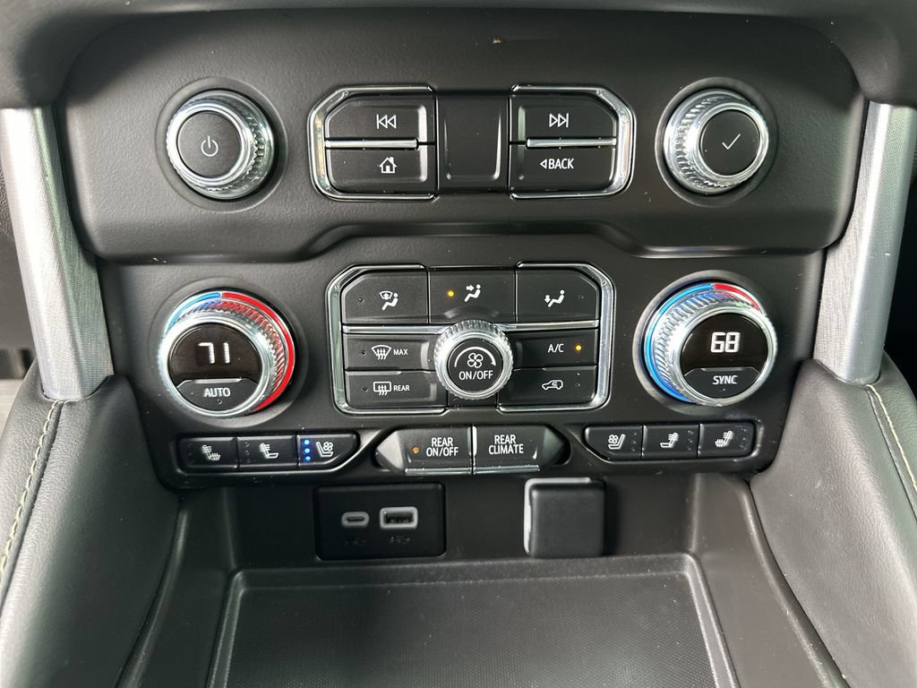 Certified 2023 GMC Yukon SLT w/ SLT Premium Package AWD/4WD image 35