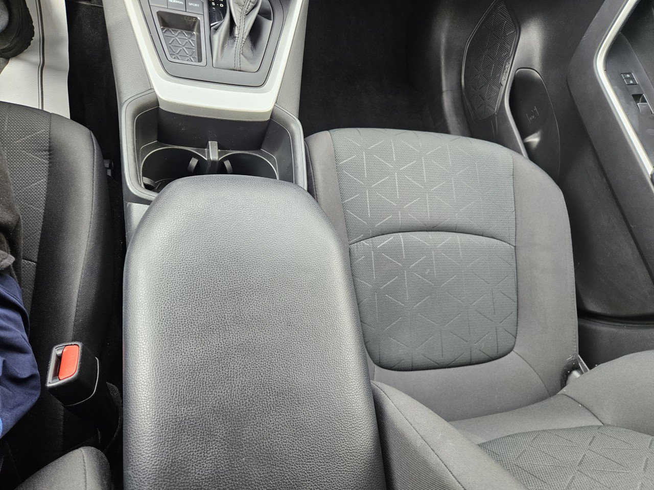 Used 2023 Toyota RAV4 XLE image 27