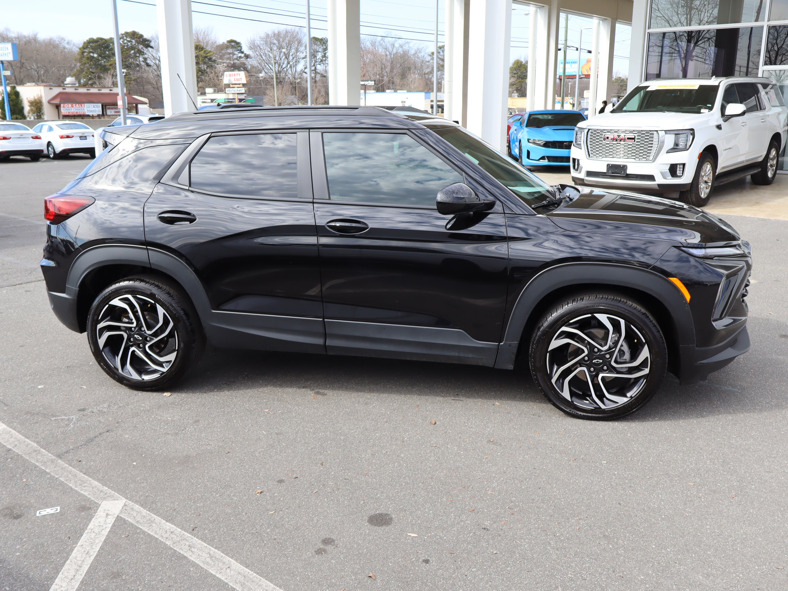 Certified 2025 Chevrolet TrailBlazer RS w/ Convenience Package image 11