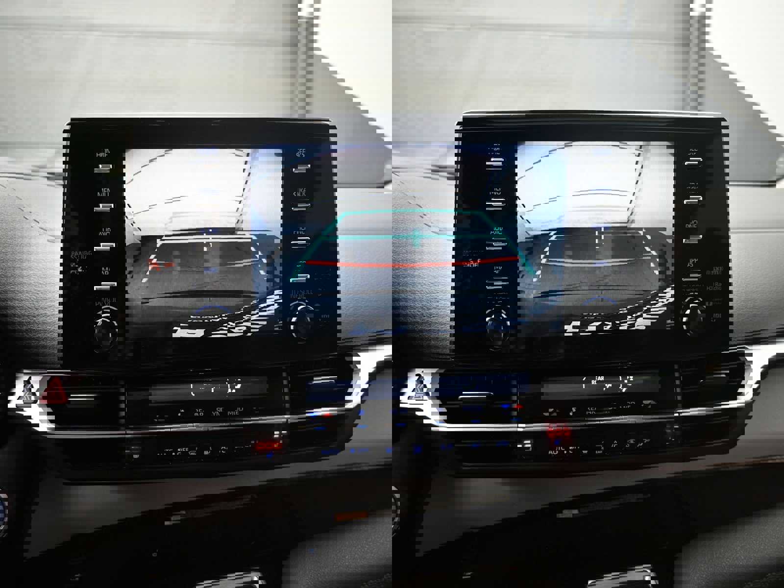 Used 2022 Toyota Sienna XLE w/ XLE Plus Package image 8