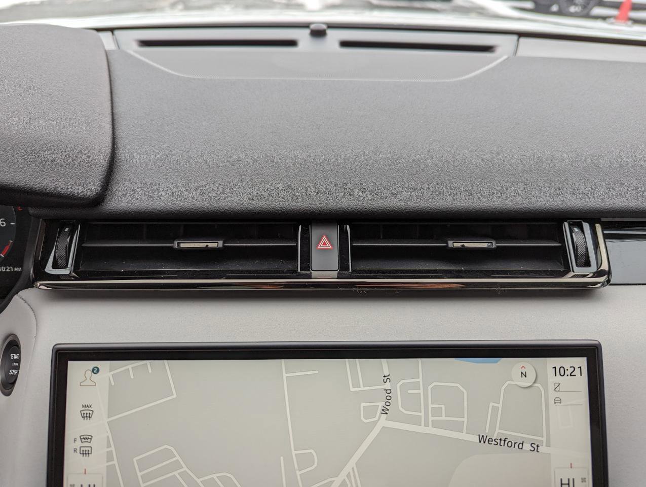 Used 2025 Land Rover Range Rover Velar Dynamic SE image 16