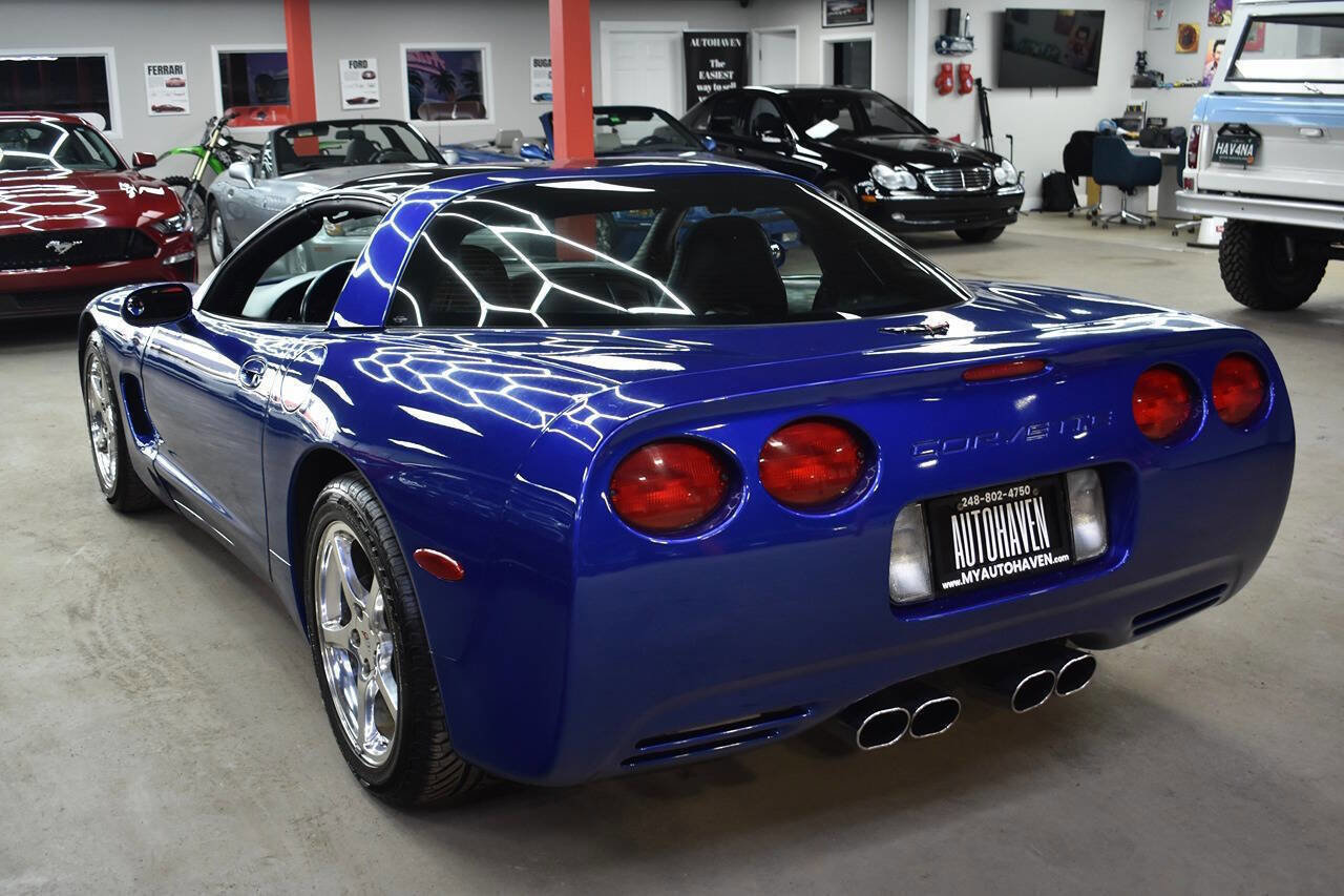 Used 2002 Chevrolet Corvette Coupe w/ Preferred Equipment Group1 RWD image 7