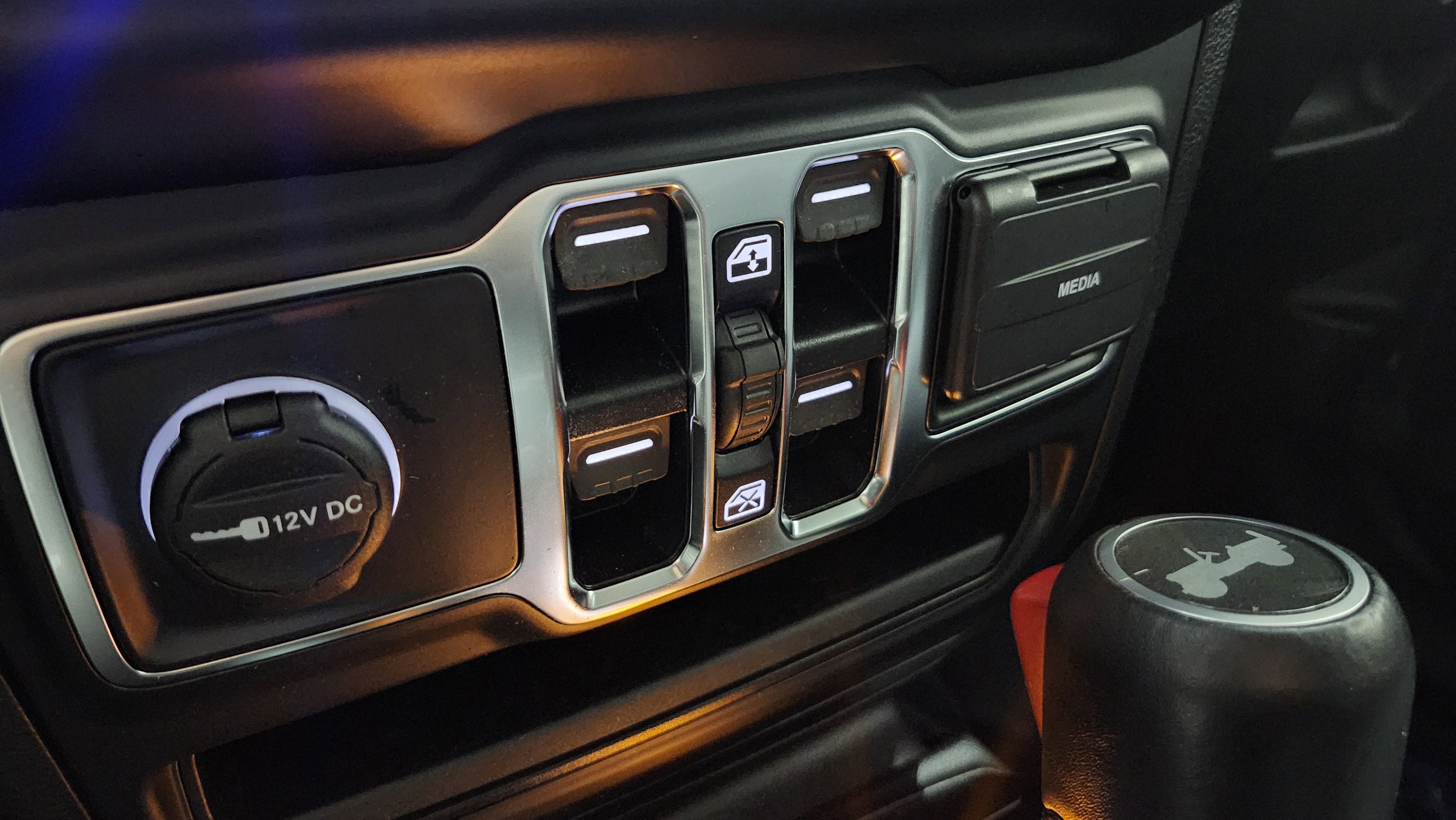 Used 2021 Jeep Wrangler Unlimited Sahara w/ Cold Weather Group image 28