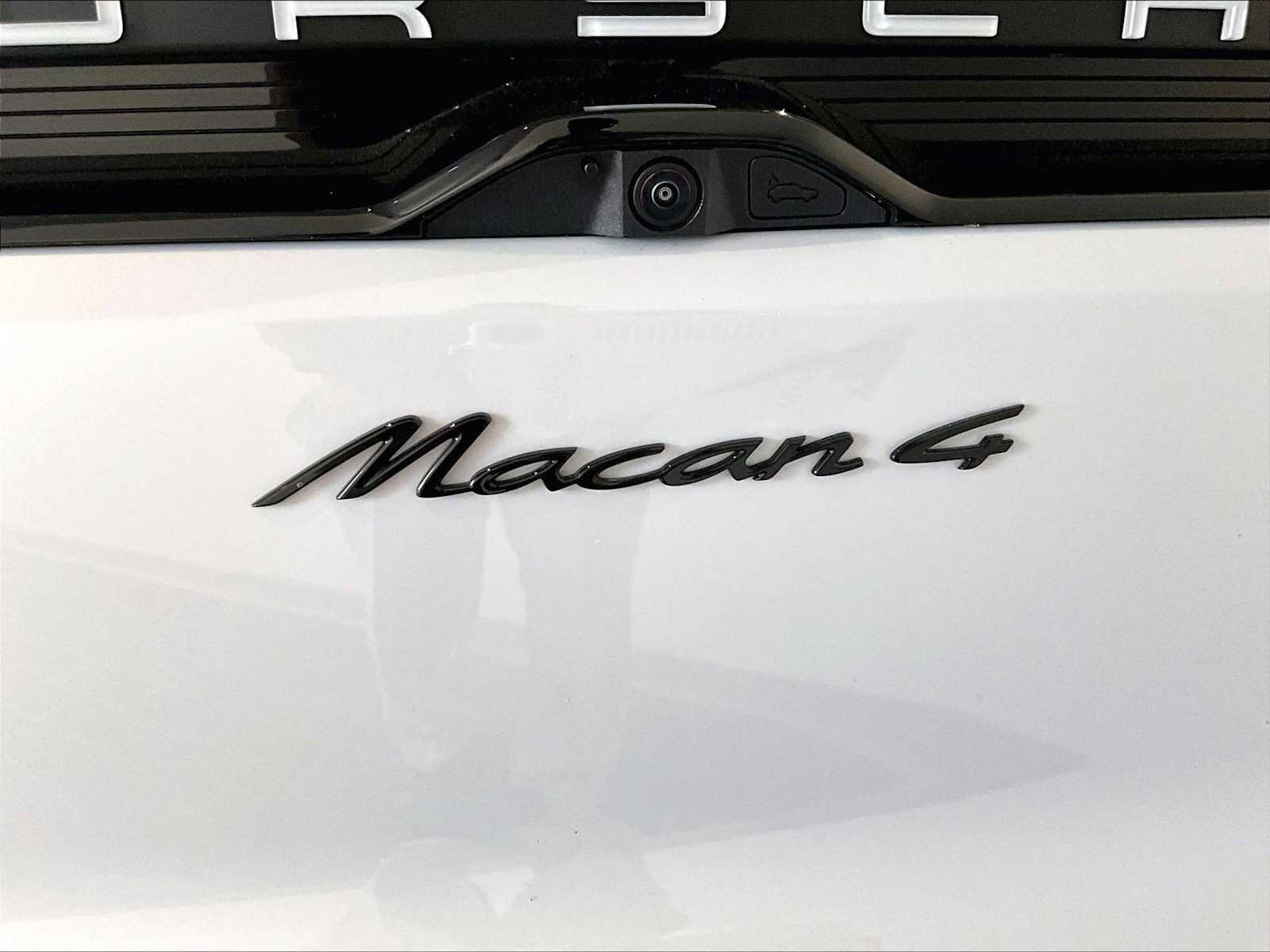 New 2024 Porsche Macan 4 Electric image 32