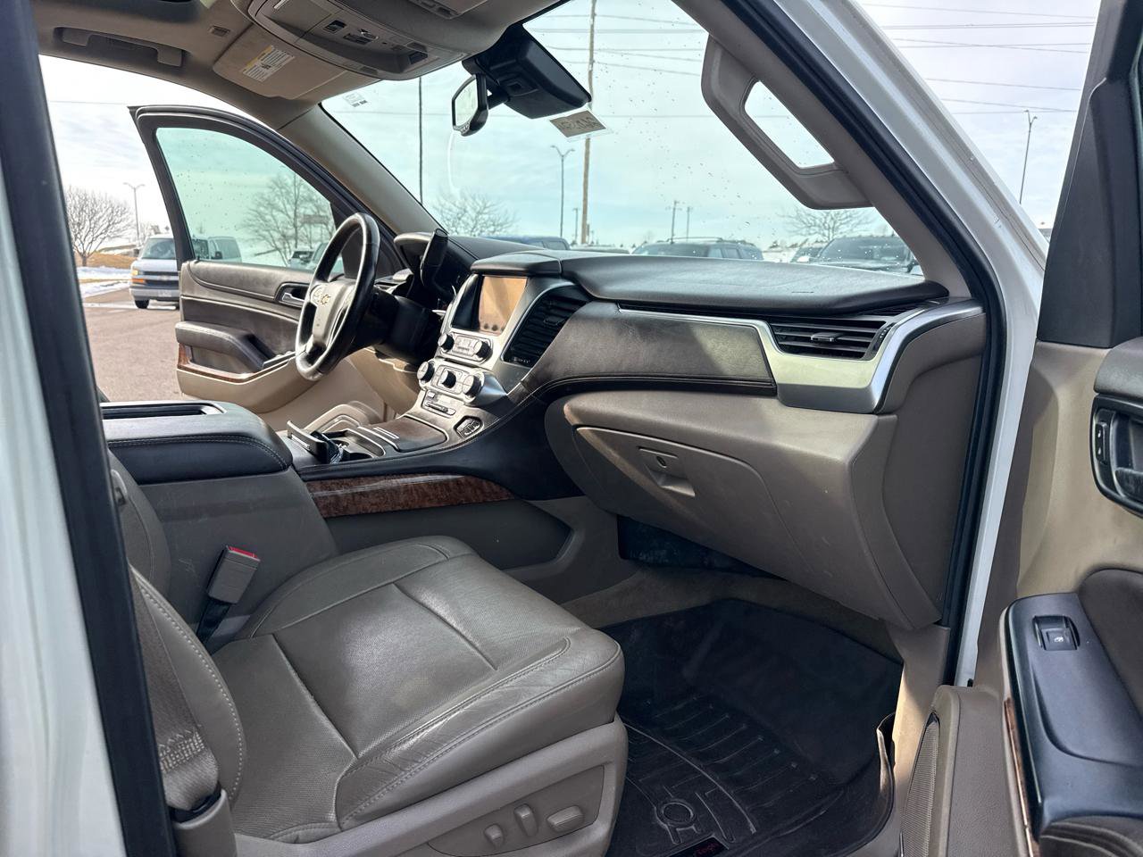 Used 2015 Chevrolet Suburban LTZ image 24