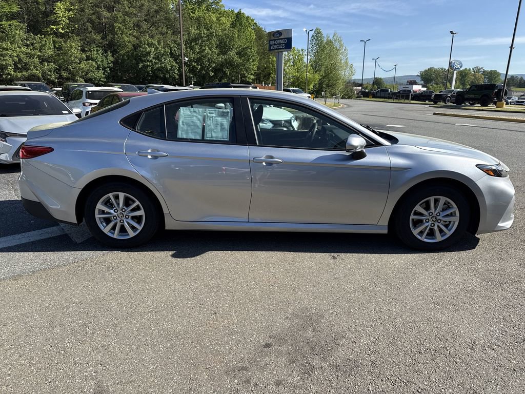 Used 2025 Toyota Camry LE FWD image 8