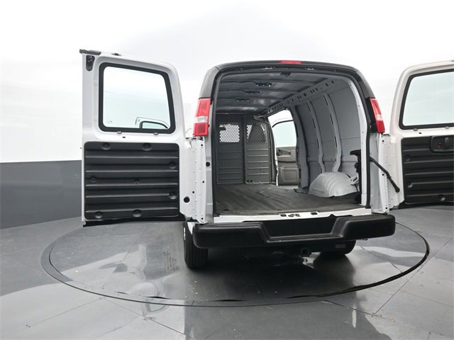 Used 2023 Chevrolet Express 2500 Extended image 30