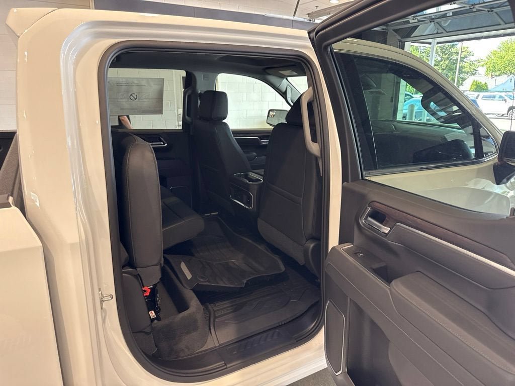 New 2026 GMC Sierra 1500 SLT AWD/4WD image 17