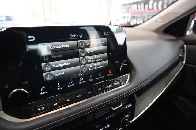 Used 2021 Nissan Rogue Platinum FWD image 17
