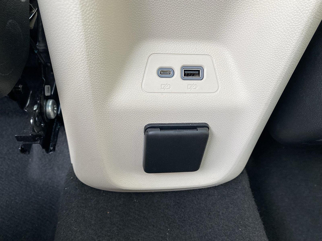 Used 2023 Buick Envision Avenir AWD/4WD image 33