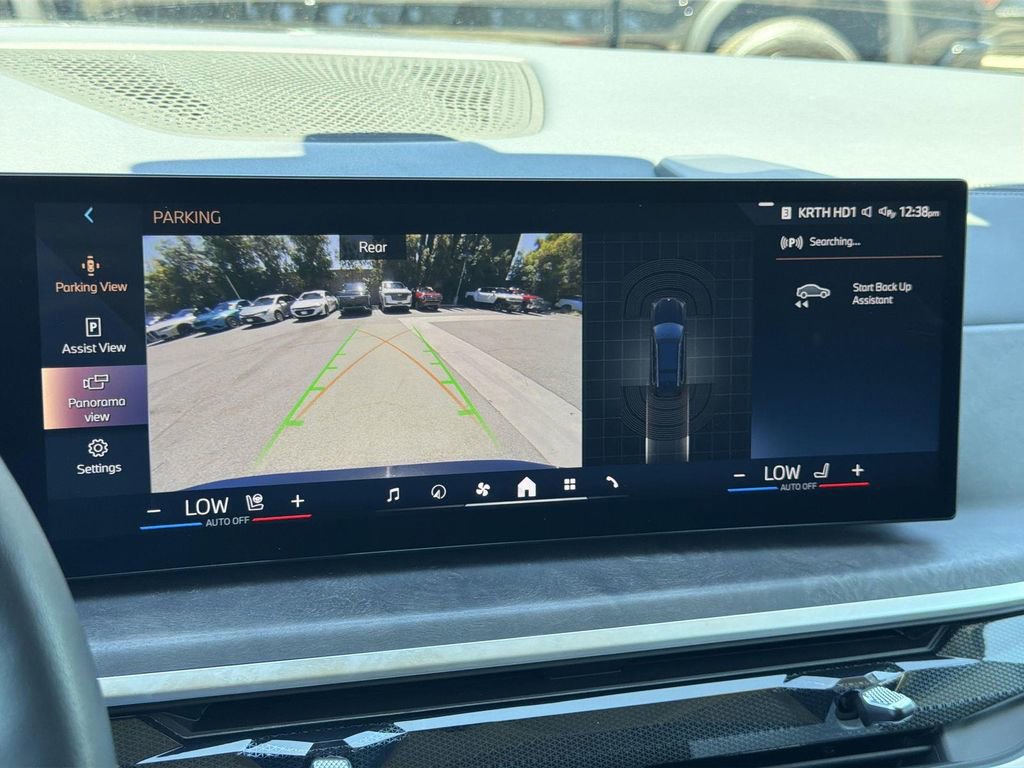 Used 2025 BMW X7 xDrive40i w/ Climate Comfort Package image 14