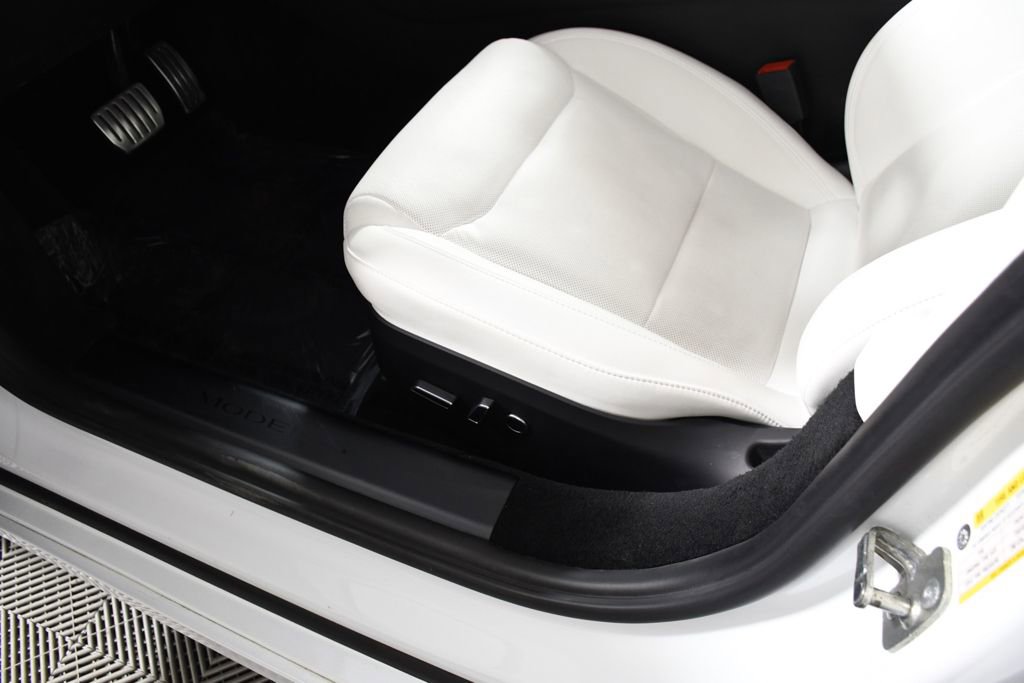 Used 2022 Tesla Model S image 16