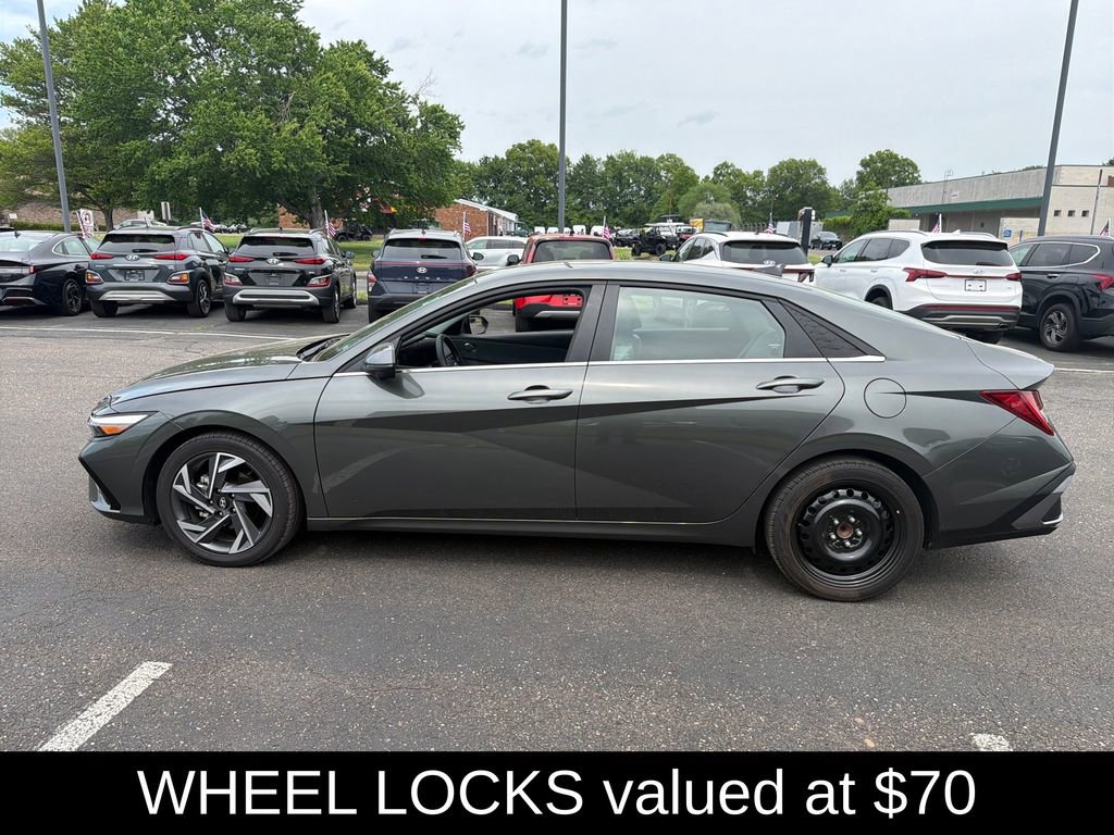 Used 2024 Hyundai Elantra Limited FWD image 8