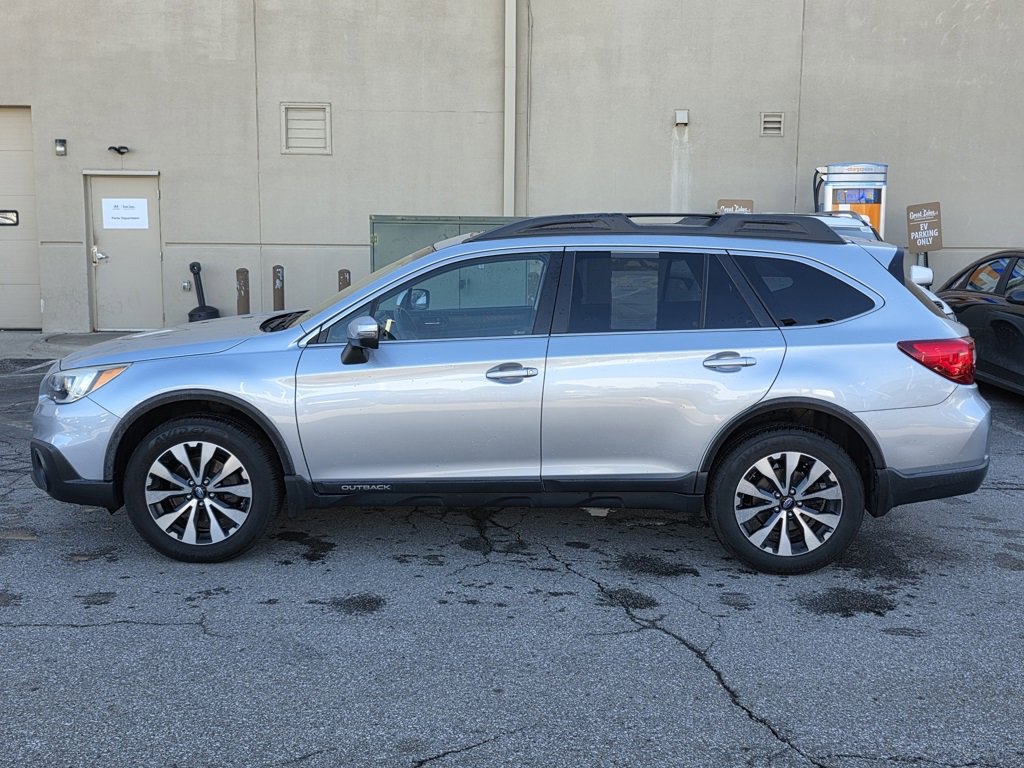 Used 2015 Subaru Outback 2.5i Limited image 2