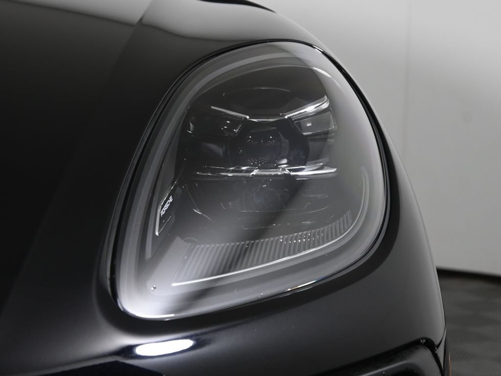 New 2026 Porsche Macan AWD/4WD image 11