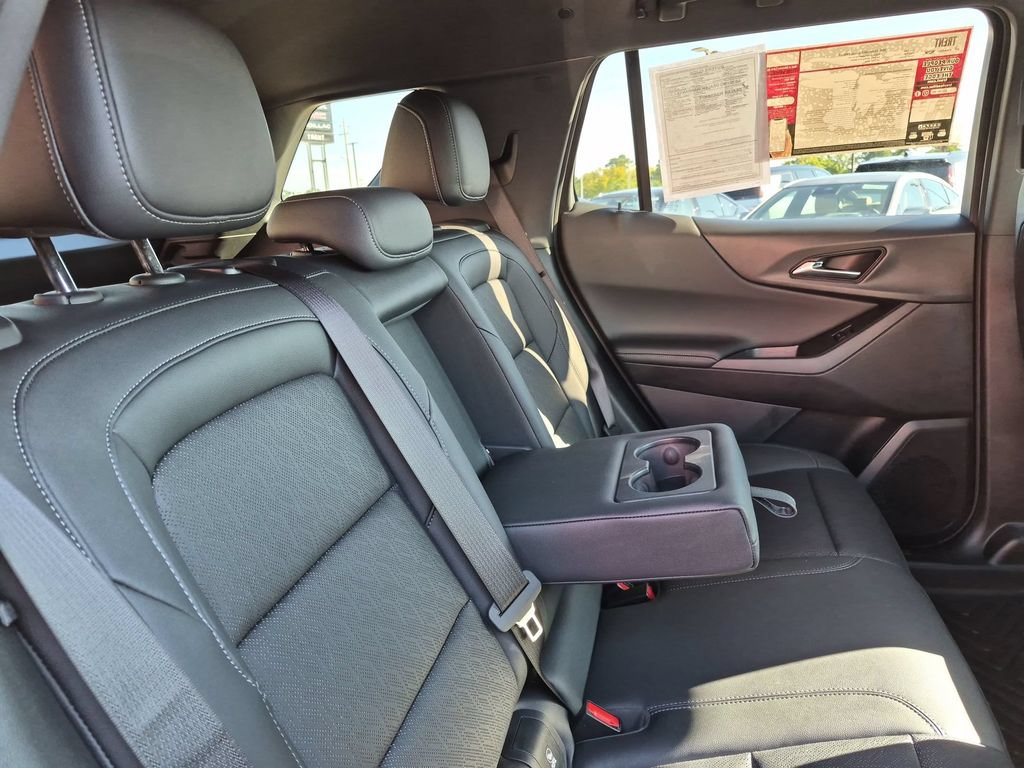 Used 2025 Chevrolet Equinox LT w/ Convenience Package II FWD image 29