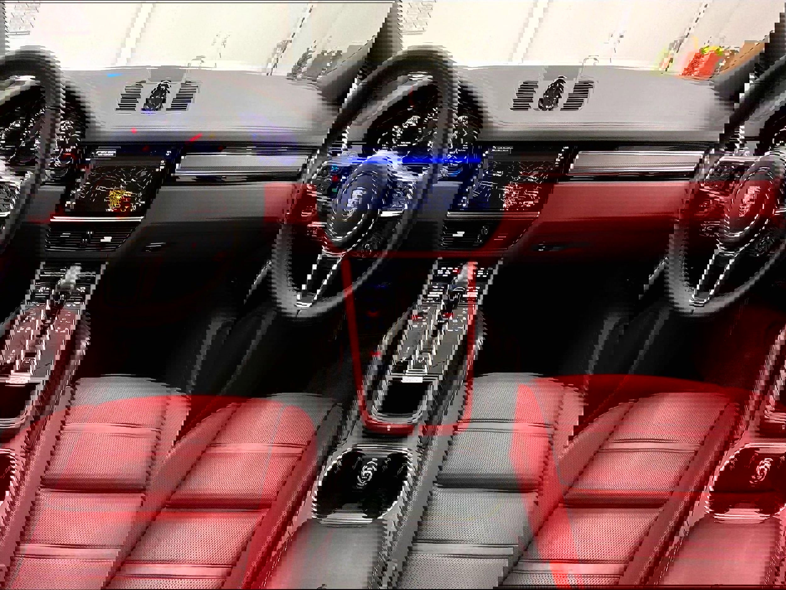 Certified 2022 Porsche Cayenne Platinum Edition image 14