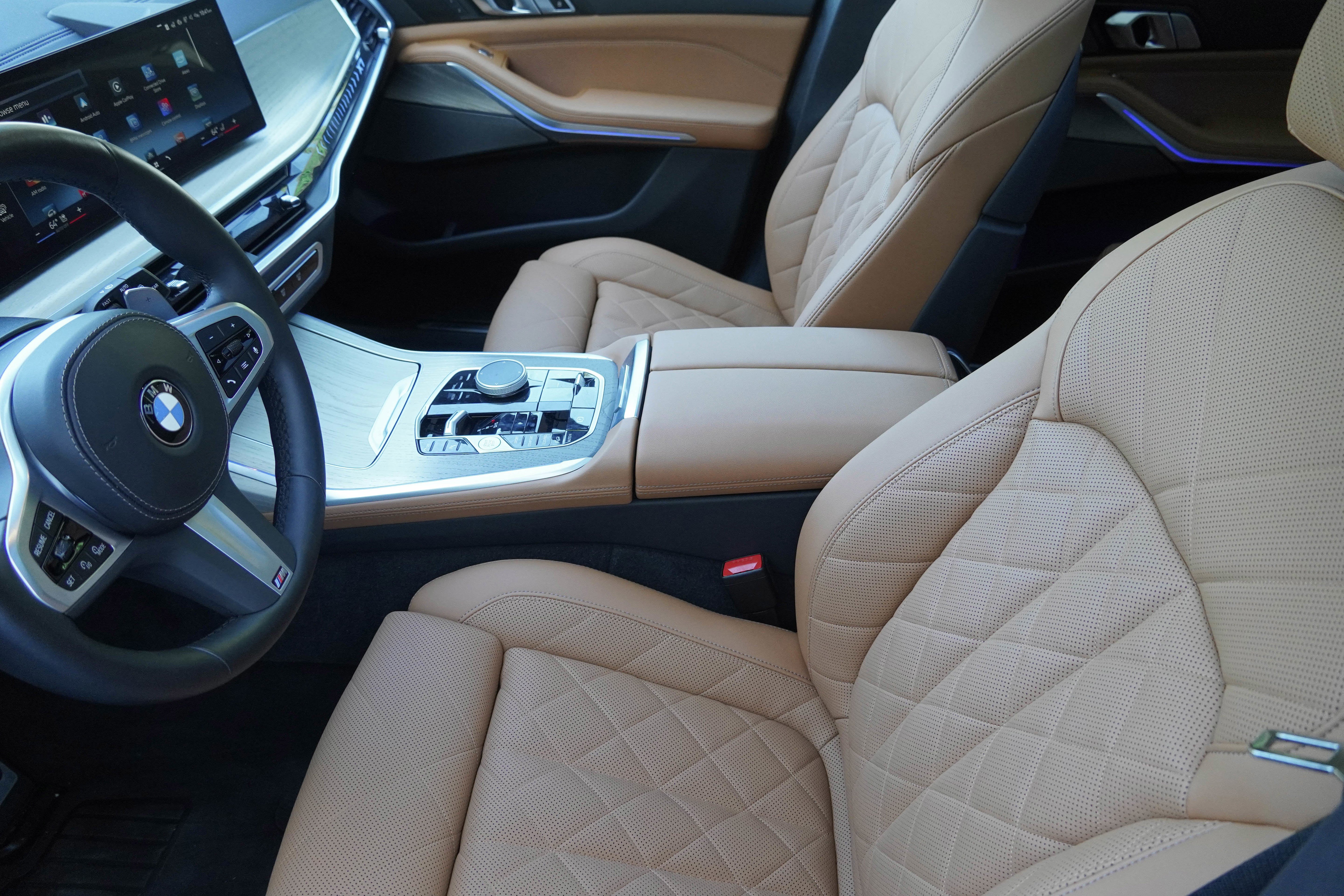 Certified 2024 BMW X7 xDrive40i w/ M Sport Package AWD/4WD image 11